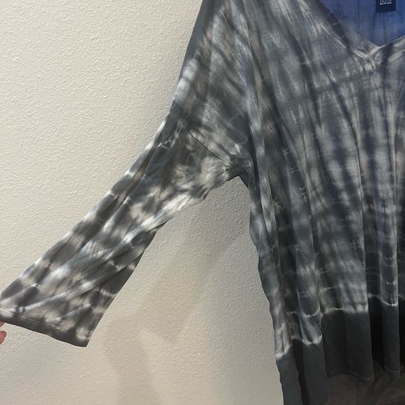 BLUE by Saks Fifth Avenue Tye Dyed tunic - Picture 3 of 8